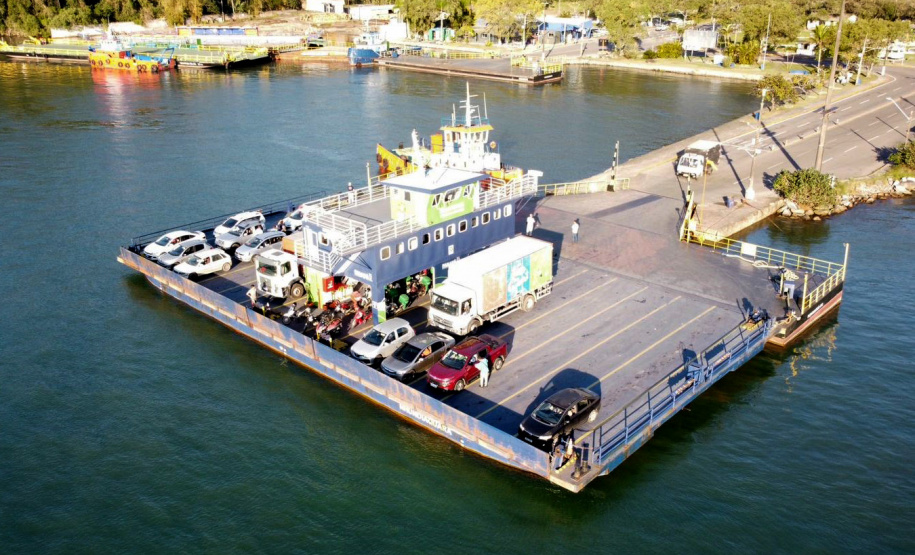 Ferry boat de Guaratuba volta a cobrar tarifa no dia 3 de janeiro