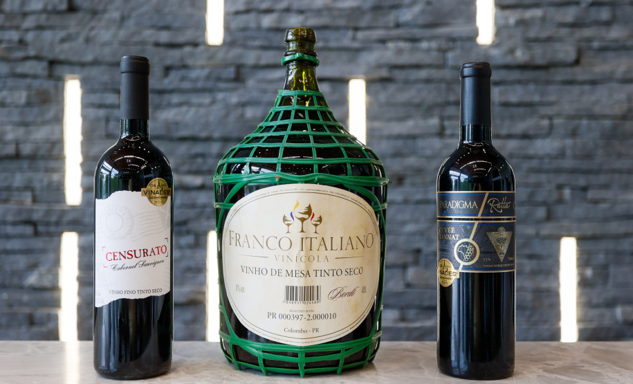 Outras bebidas paranaenses premiadas internacionalmente são os vinhos da Vinícola Franco Italiano, de Colombo.