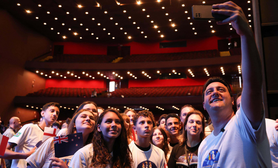Após duas novas fases em 2023, mil alunos da rede estadual ganham o mundo em janeiro