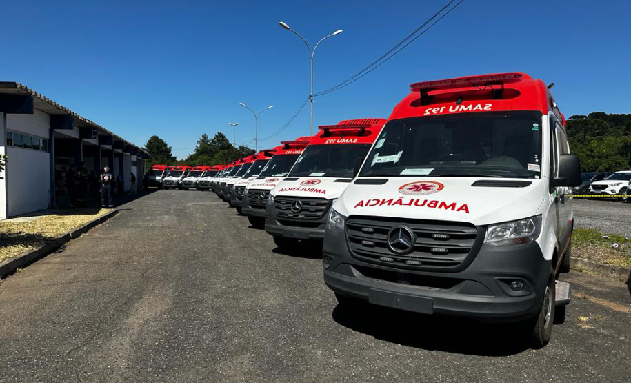Paraná recebe 15 ambulâncias do Ministério da Saúde para reforçar atendimento de urgência