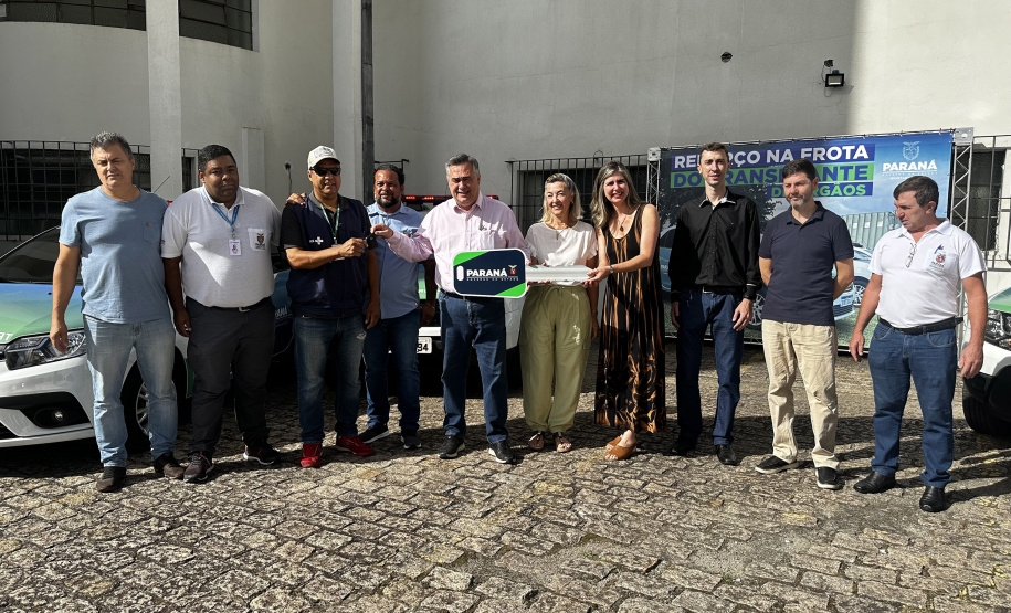 Saúde entrega seis carros para reforçar serviço de transporte de órgãos no interior