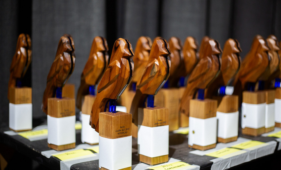 Troféu Gralha Azul premia peças e personalidades do teatro na 40ª edição