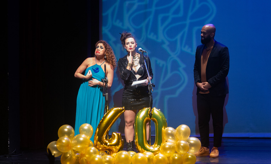 Troféu Gralha Azul premia peças e personagens do teatro na 40º edição