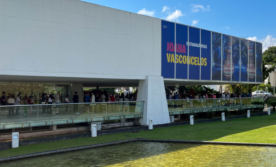 Recorde de público, exposição internacional e "obras fora de casa" marcam 2023 do MON