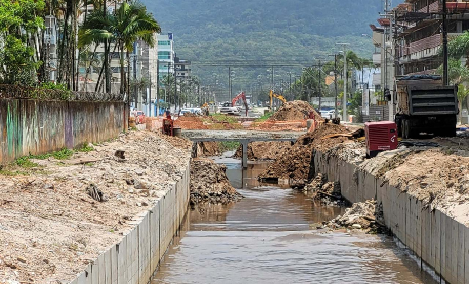 Revitalização da Orla de Matinhos alcançou 89% em novembro. Algumas estruturas marítimas foram finalizadas.