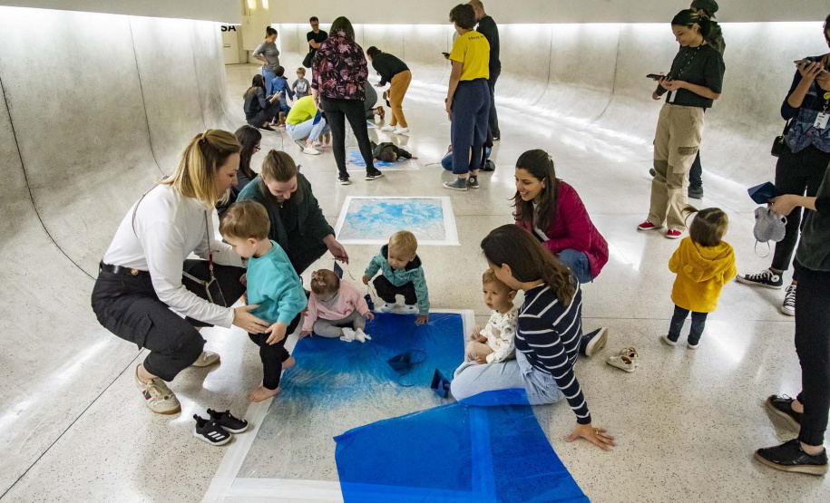 Recorde de público, exposição internacional e "obras fora de casa" marcam 2023 do MON