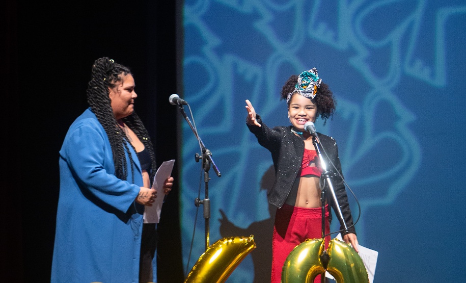 Troféu Gralha Azul premia peças e personagens do teatro na 40º edição