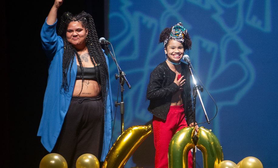 Troféu Gralha Azul premia peças e personalidades do teatro na 40ª edição