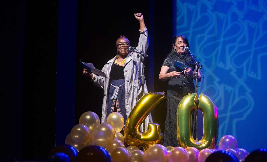 Troféu Gralha Azul premia peças e personagens do teatro na 40º edição