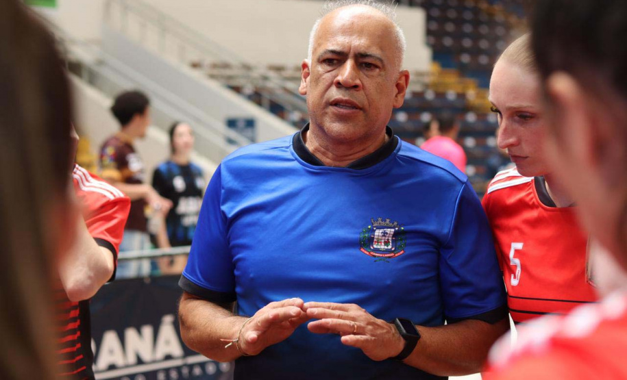 GINÁSIO DO TARUMÃ – Outro destaque do fim de semana do Esporte no Paraná foram as finais da Liga Metropolitana de Handebol, disputadas no Ginásio do Tarumã, um dos principais espaços esportivos pertencente ao Governo do Paraná.