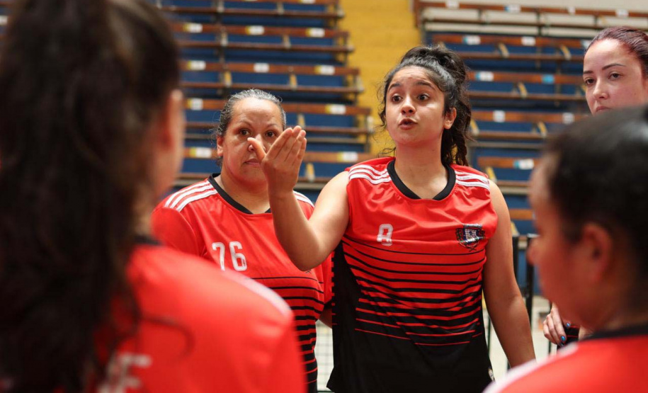 GINÁSIO DO TARUMÃ – Outro destaque do fim de semana do Esporte no Paraná foram as finais da Liga Metropolitana de Handebol, disputadas no Ginásio do Tarumã, um dos principais espaços esportivos pertencente ao Governo do Paraná.