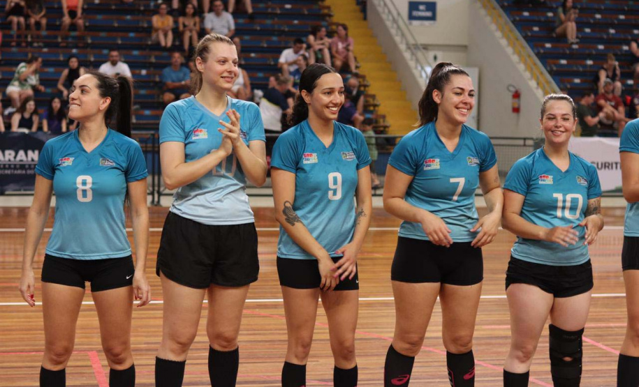 GINÁSIO DO TARUMÃ – Outro destaque do fim de semana do Esporte no Paraná foram as finais da Liga Metropolitana de Handebol, disputadas no Ginásio do Tarumã, um dos principais espaços esportivos pertencente ao Governo do Paraná.