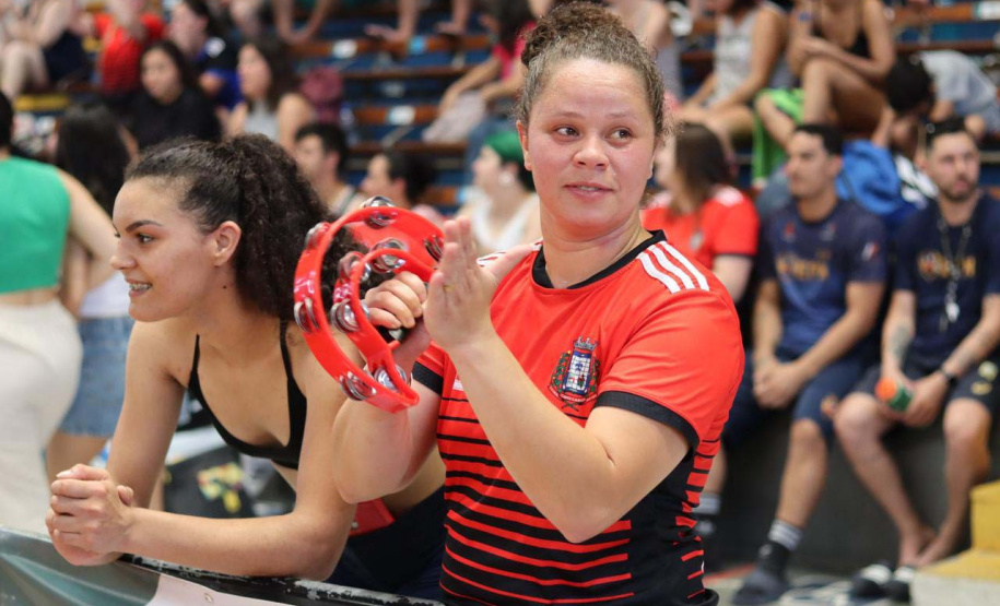 GINÁSIO DO TARUMÃ – Outro destaque do fim de semana do Esporte no Paraná foram as finais da Liga Metropolitana de Handebol, disputadas no Ginásio do Tarumã, um dos principais espaços esportivos pertencente ao Governo do Paraná.