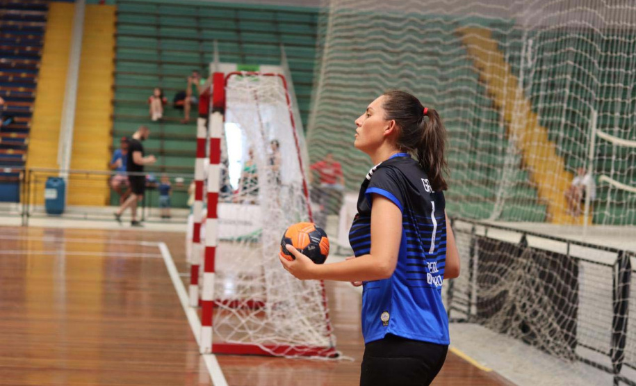 GINÁSIO DO TARUMÃ – Outro destaque do fim de semana do Esporte no Paraná foram as finais da Liga Metropolitana de Handebol, disputadas no Ginásio do Tarumã, um dos principais espaços esportivos pertencente ao Governo do Paraná.