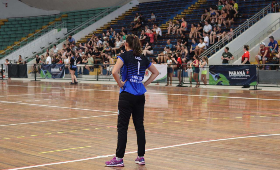 GINÁSIO DO TARUMÃ – Outro destaque do fim de semana do Esporte no Paraná foram as finais da Liga Metropolitana de Handebol, disputadas no Ginásio do Tarumã, um dos principais espaços esportivos pertencente ao Governo do Paraná.