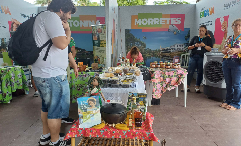 Turistas de navio aprovam estrutura para recepção em Paranaguá