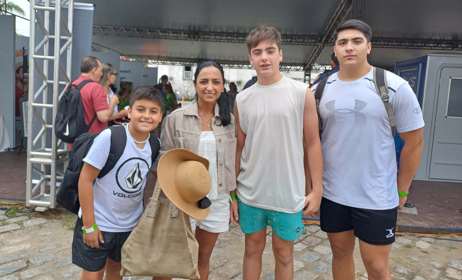 Turistas de navio aprovam estrutura para recepção em Paranaguá