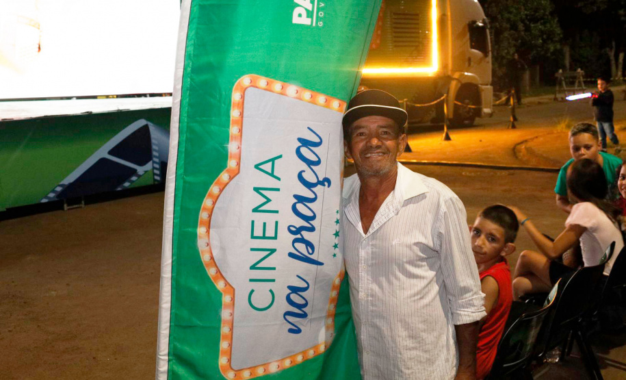 CINEMA NA PRAÇA
