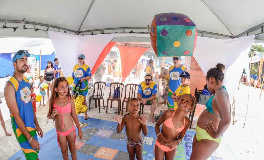 Detran-PR realiza mais de 11 mil atendimentos na primeira semana do Verão Maior Paraná