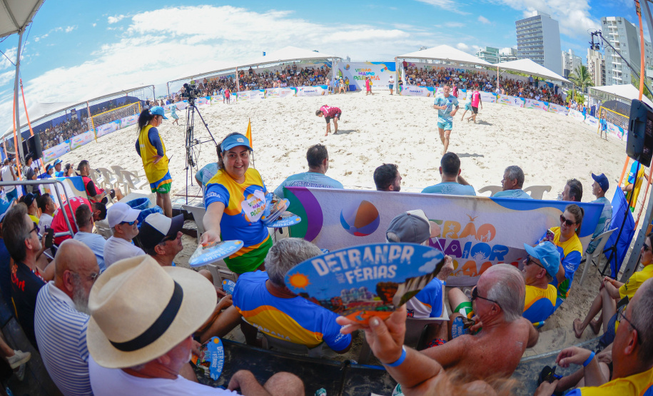 Detran-PR realiza mais de 11 mil atendimentos na primeira semana do Verão Maior Paraná