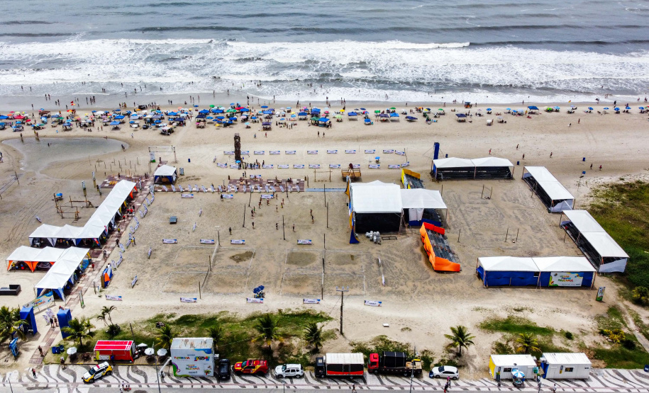 Matinhos, 27 de janeiro de 2024 - Estrutura da Arena Verão Maior Paraná em Caiobá.