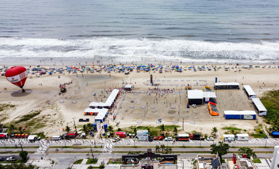 Matinhos, 27 de janeiro de 2024 - Estrutura da Arena Verão Maior Paraná em Caiobá.