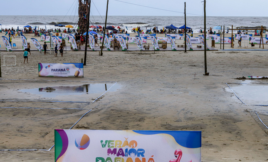 Janeiro, 27 de janeiro de 2024 - Balão na estrutura da Arena Verão Maior Paraná em Caiobá.