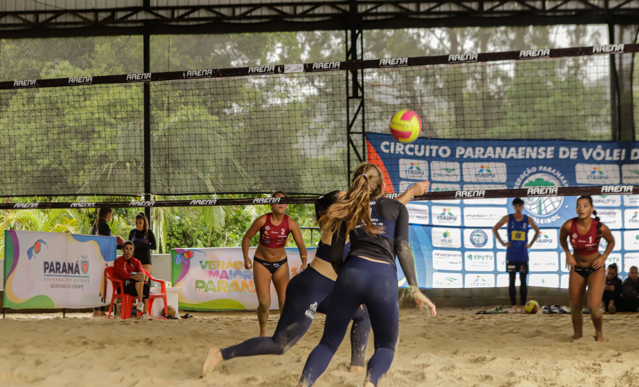 Matinhos, 24 de janeiro de 2024 - Circuito Paranaense de Vôlei de Praia em Matinhos.
