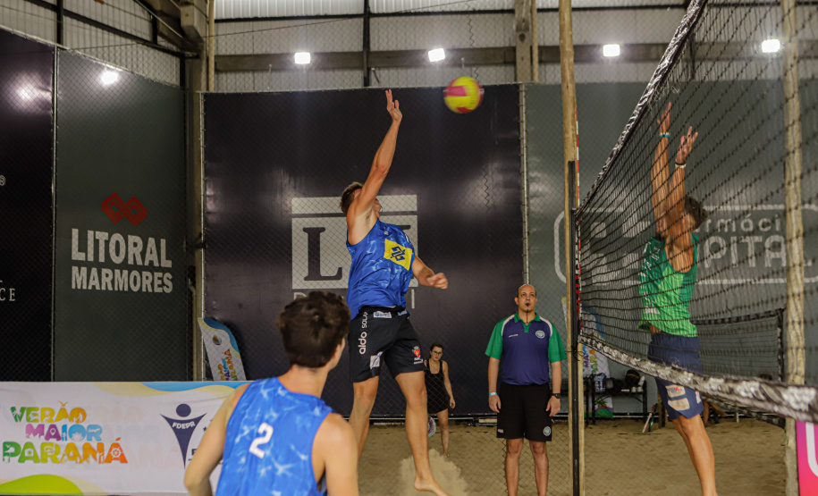 Matinhos, 24 de janeiro de 2024 - Circuito Paranaense de Vôlei de Praia em Matinhos.