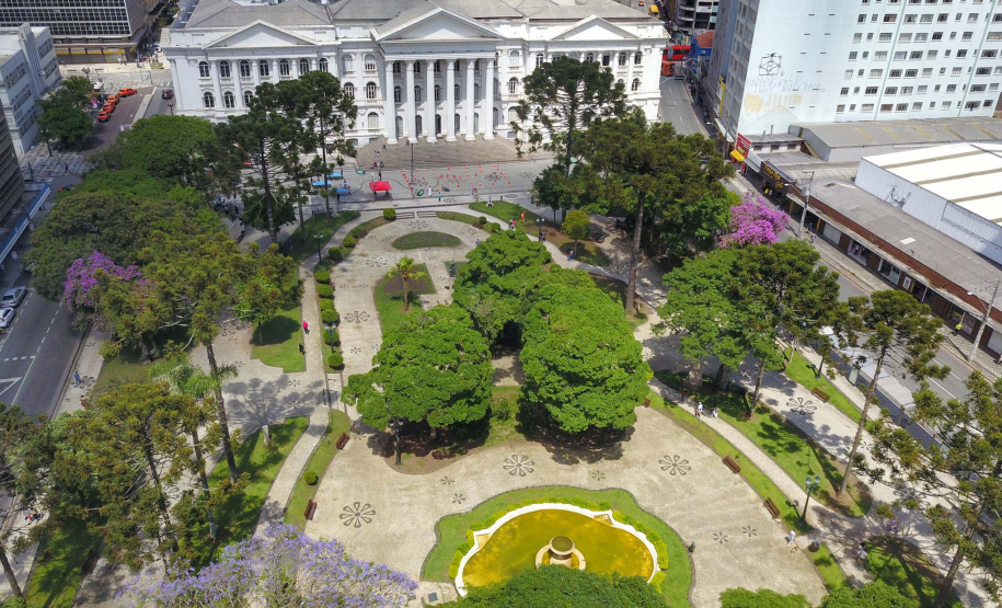 Praça Santos Andrade