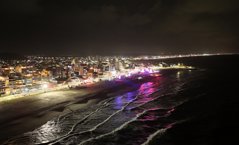 Hugo e Guilherme e Roupa Nova atraem multidão aos shows do Verão Maior Paraná