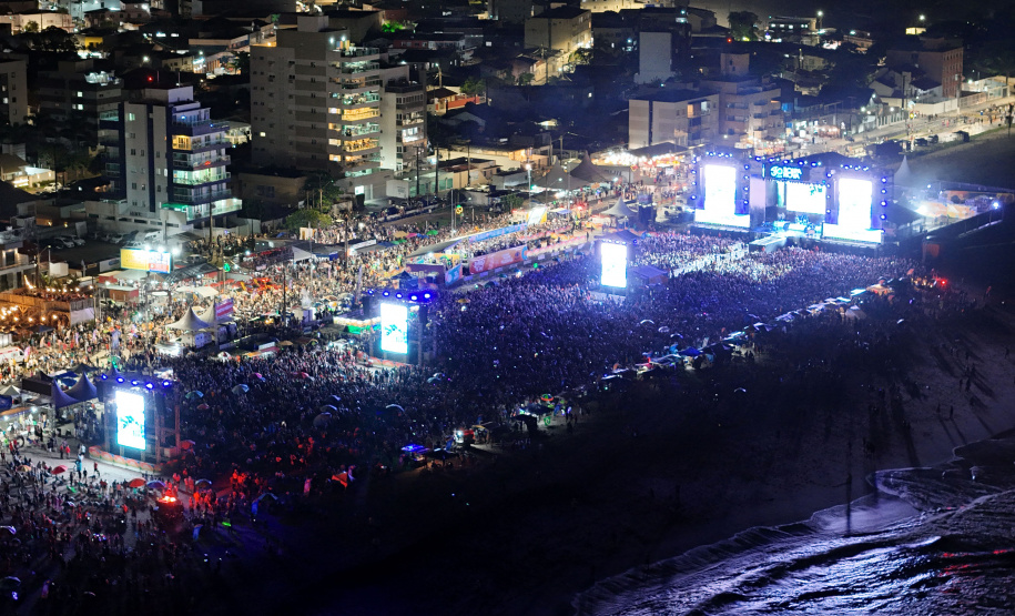 Roupa Nova e Rick e Renner encantam o público no segundo dia de shows no Verão Maior Paraná