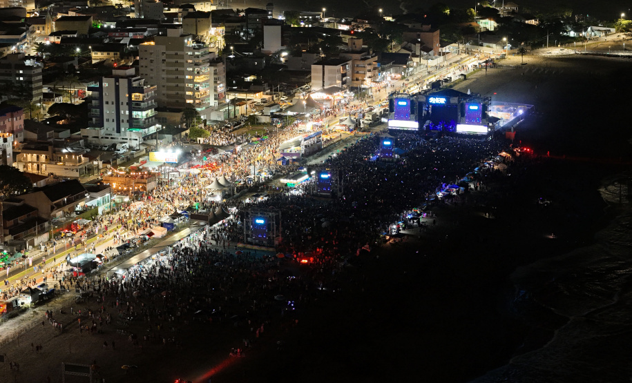 Roupa Nova e Rick e Renner encantam o público no segundo dia de shows no Verão Maior Paraná