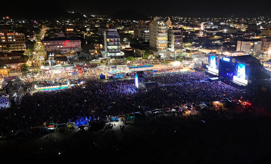 Roupa Nova e Rick e Renner encantam o público no segundo dia de shows no Verão Maior Paraná