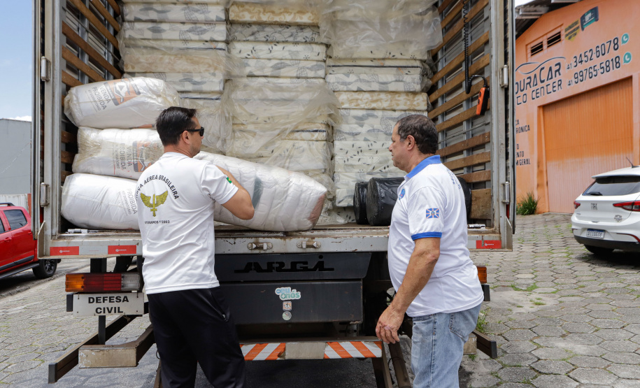 Defesa Civil envia caminhões com mantimentos para Matinhos e Pontal do Paraná