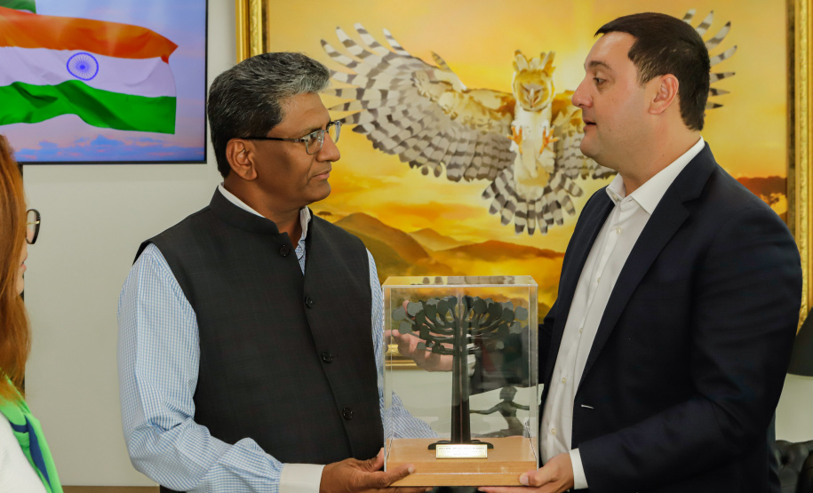 Estado firma parceria com a Índia para que universidades recebam supercomputadores