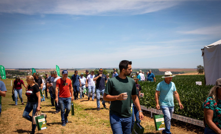 Copacol inicia 33º Dia de Campo; Norberto Ortigara marca presença no CPA