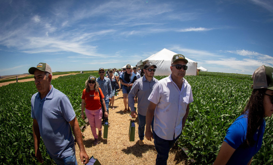 Copacol inicia 33º Dia de Campo; Norberto Ortigara marca presença no CPA