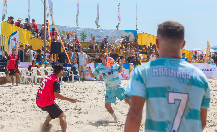 Futebol das Estrelas com ídolos paranaenses marca início do calendário esportivo no Litoral
