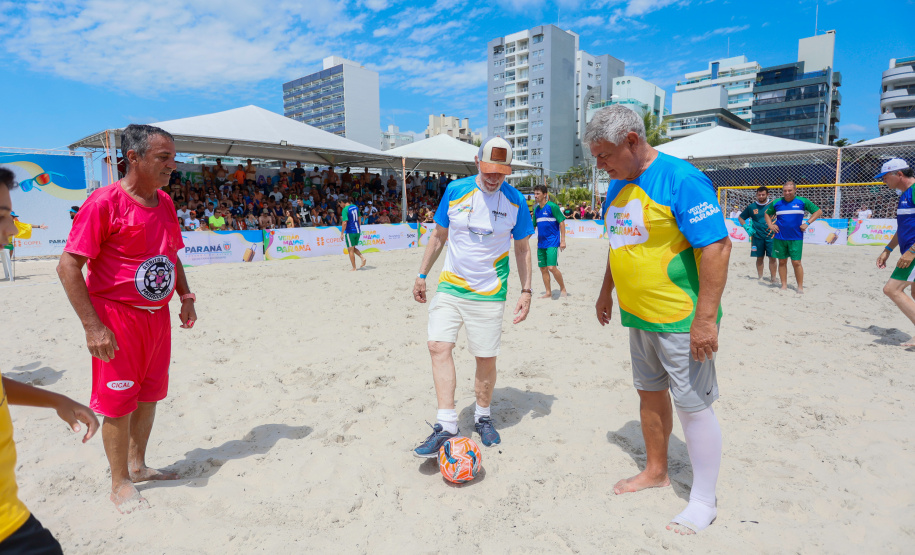 Futebol das Estrelas com ídolos paranaenses marca início do calendário esportivo no Litoral