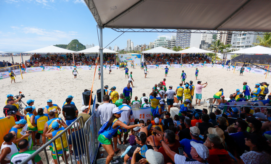 Futebol das Estrelas com ídolos paranaenses marca início do calendário esportivo no Litoral