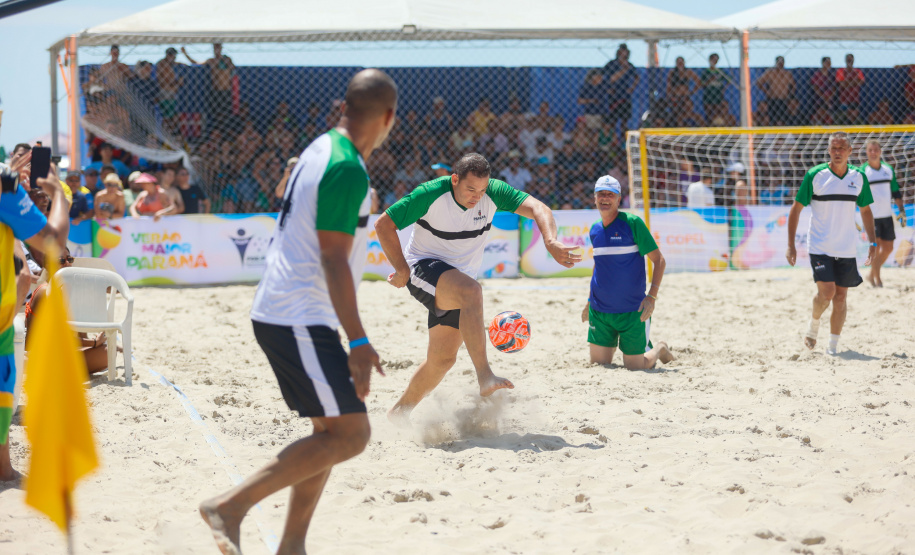 Futebol das Estrelas com ídolos paranaenses marca início do calendário esportivo no Litoral