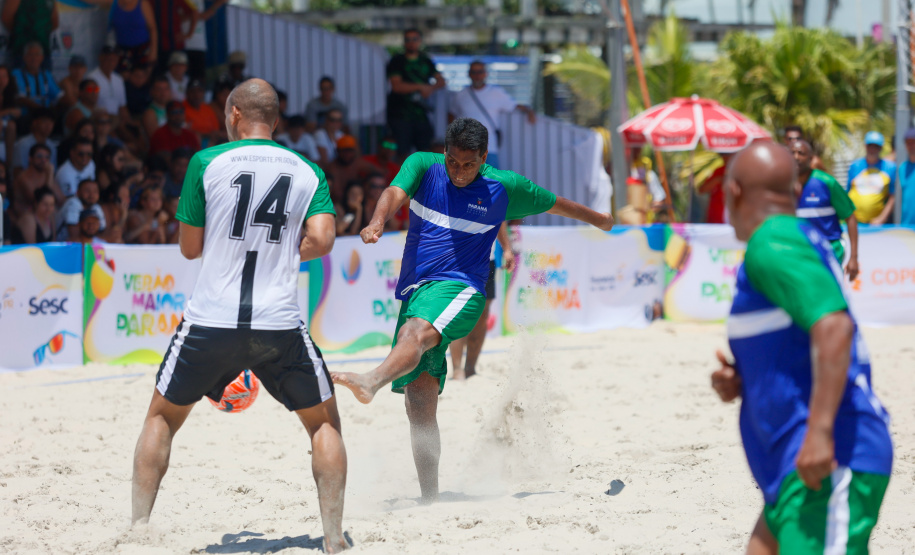 Futebol das Estrelas com ídolos paranaenses marca início do calendário esportivo no Litoral