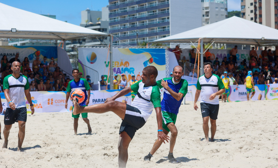 Futebol das Estrelas com ídolos paranaenses marca início do calendário esportivo no Litoral