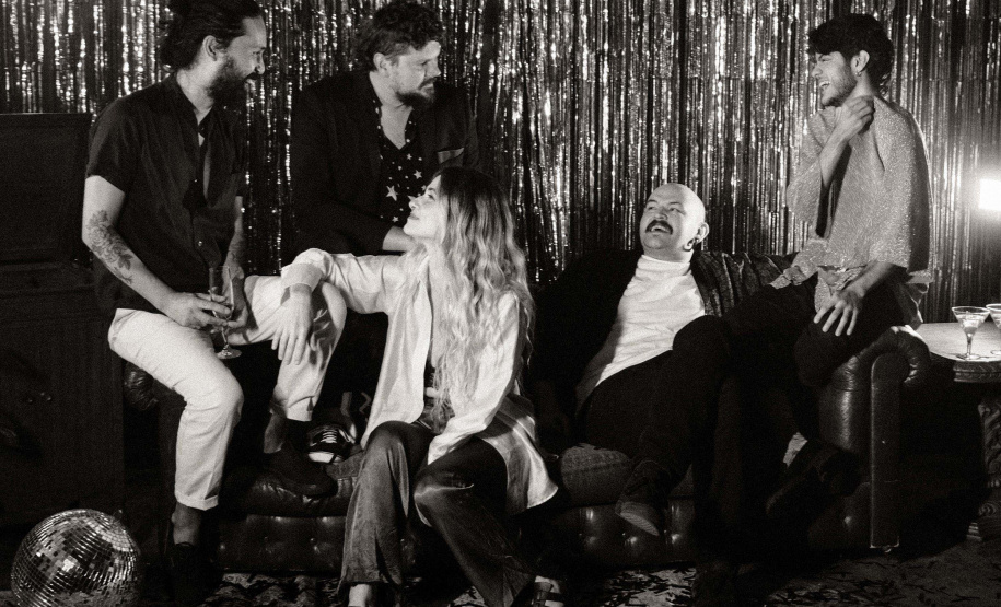 População curte primeiros shows do Verão Maior Paraná no Litoral