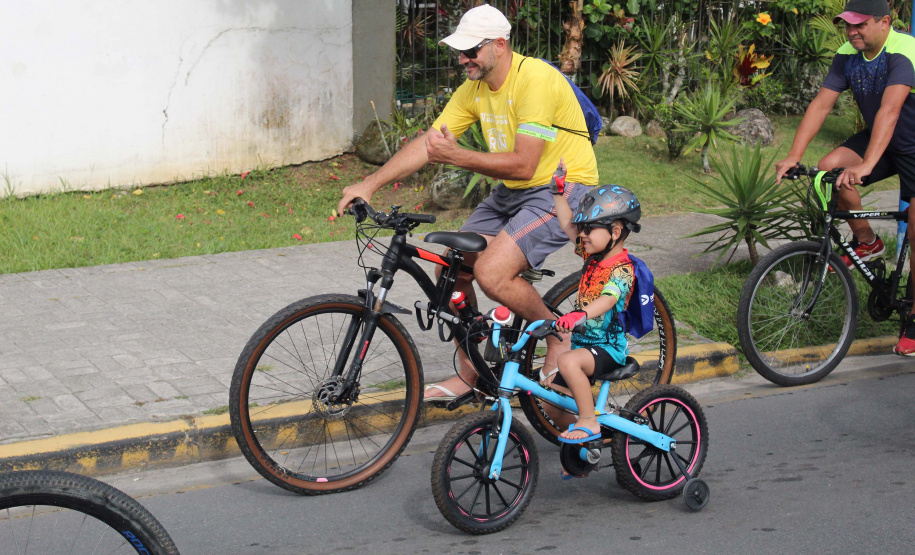 Passeio ciclístico é opção de exercício e lazer em Guaratuba