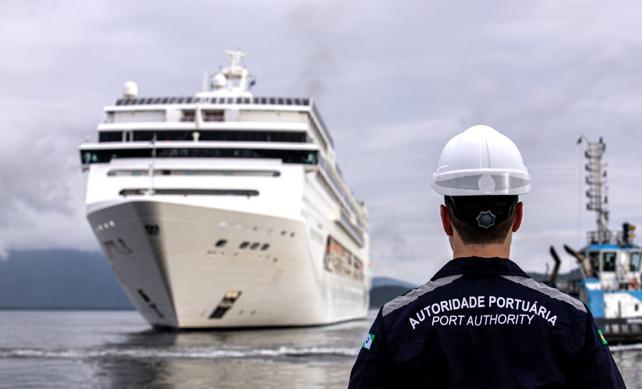 Temporada de cruzeiros já trouxe 21,7 mil turistas para o litoral paranaense