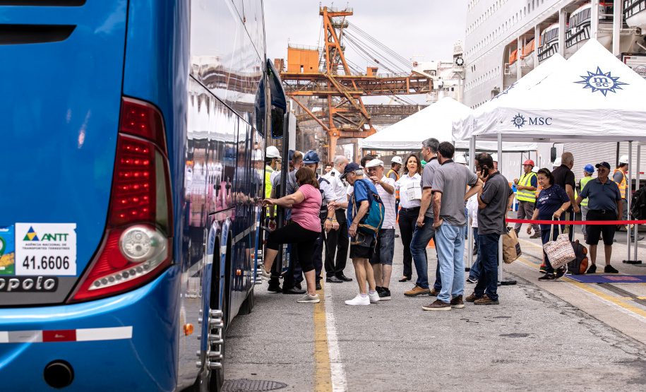 Temporada de cruzeiros já trouxe 21,7 mil turistas para o litoral paranaense