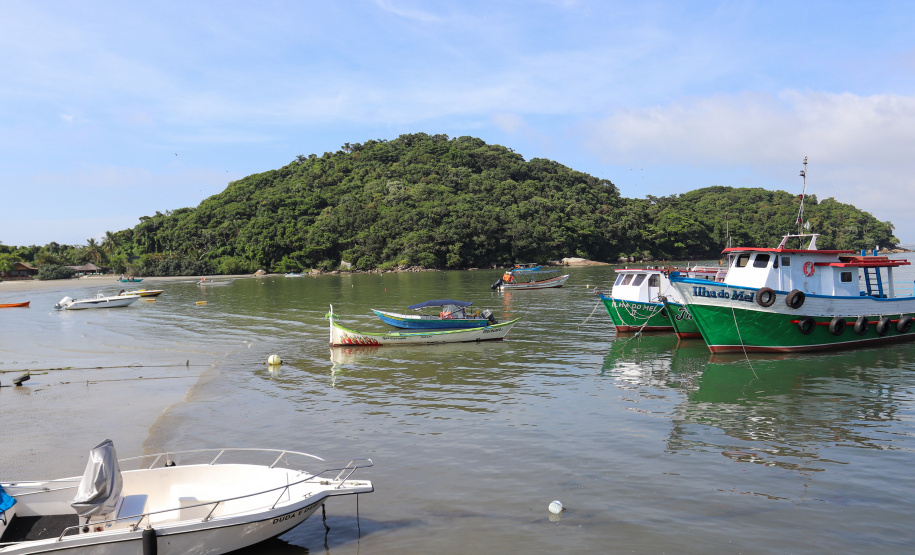 RETIRADA LIXO ILHA DO MEL