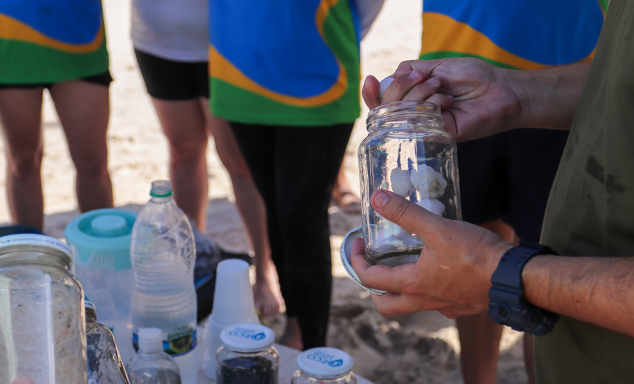 RETIRADA LIXO ILHA DO MEL